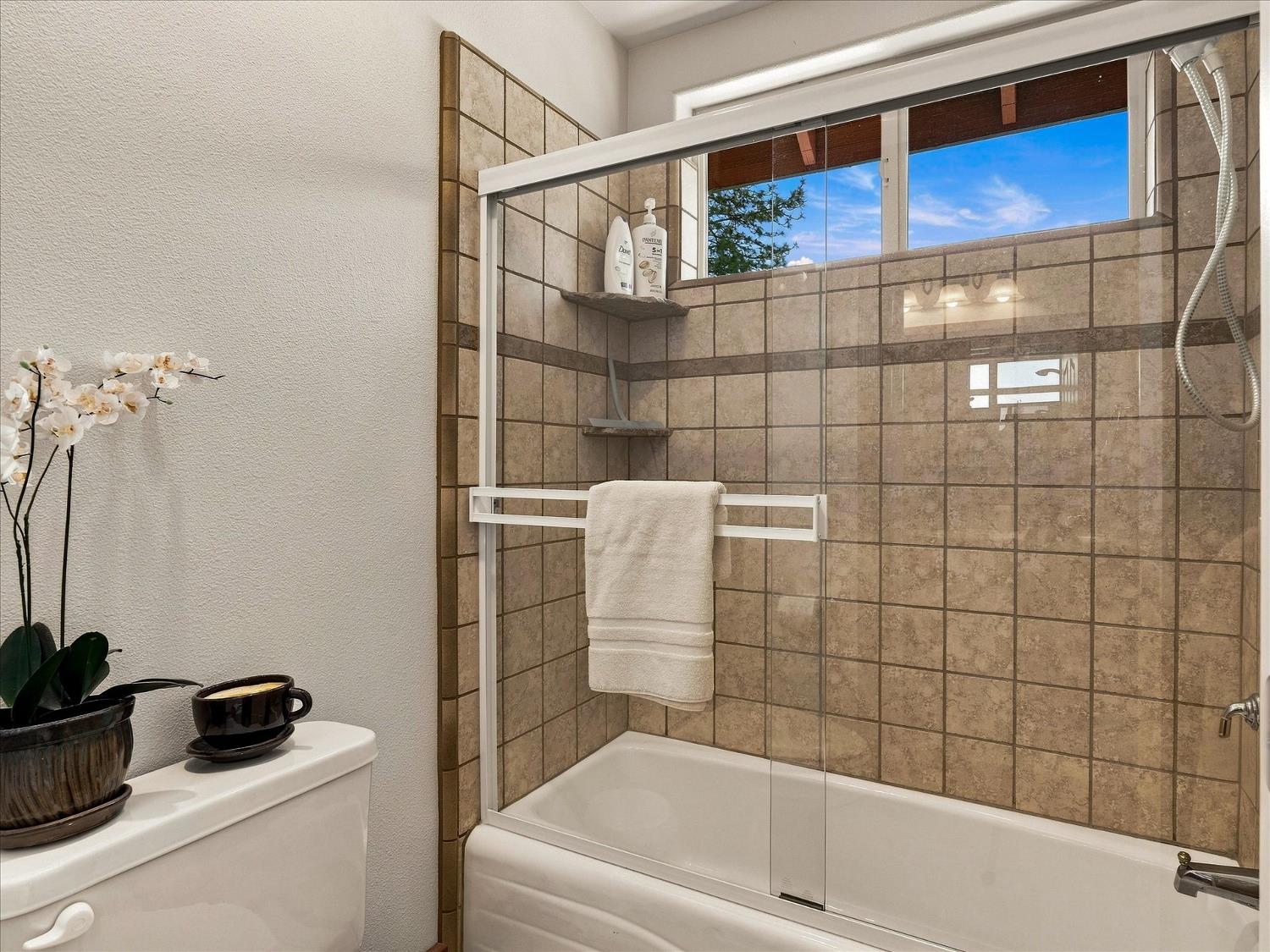 39771 Cedar Vista Cir S, Bass Lake, CA 93604