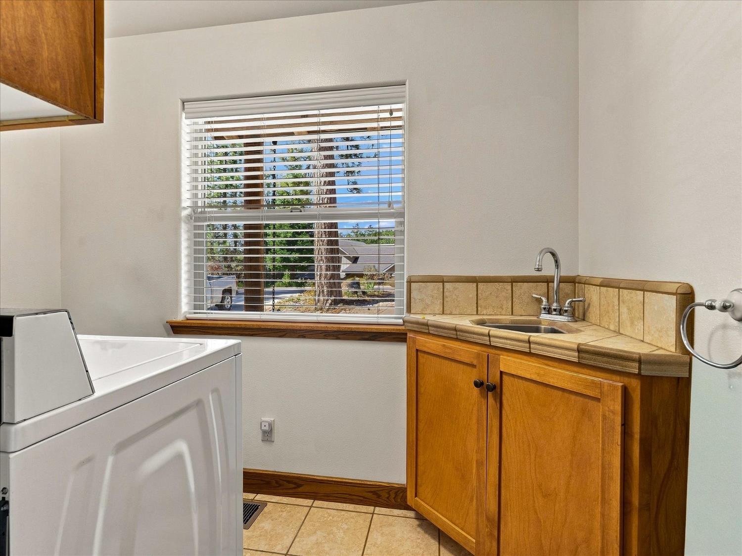 39771 Cedar Vista Cir S, Bass Lake, CA 93604