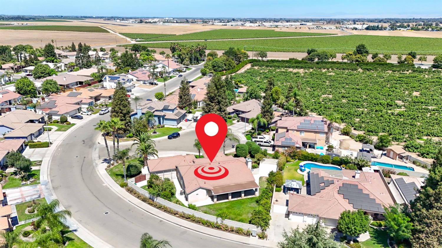 3077 Express Ct, Madera, CA 93637