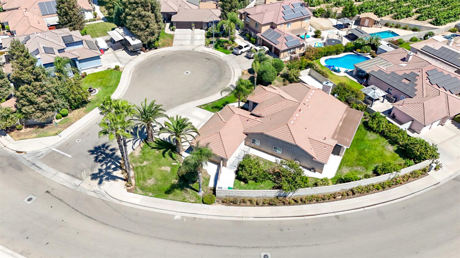 3077 Express Ct, Madera, CA 93637