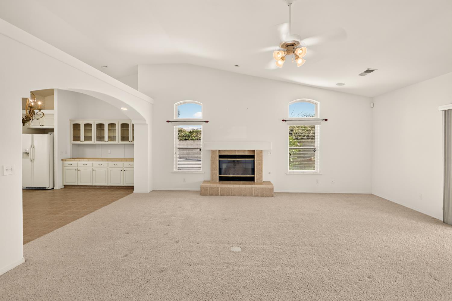 3077 Express Ct, Madera, CA 93637