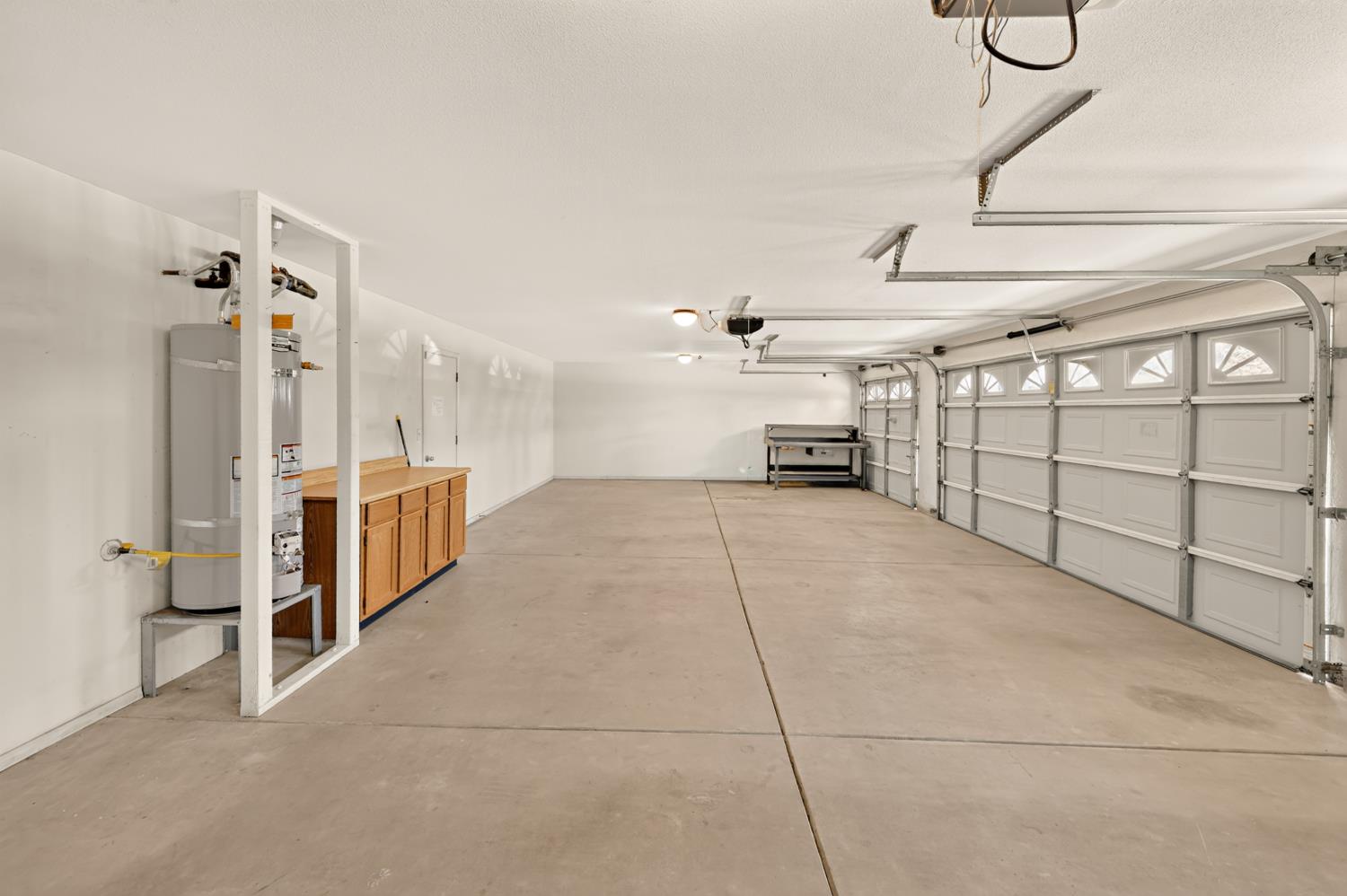 3077 Express Ct, Madera, CA 93637