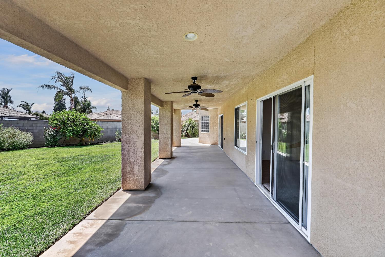 3077 Express Ct, Madera, CA 93637