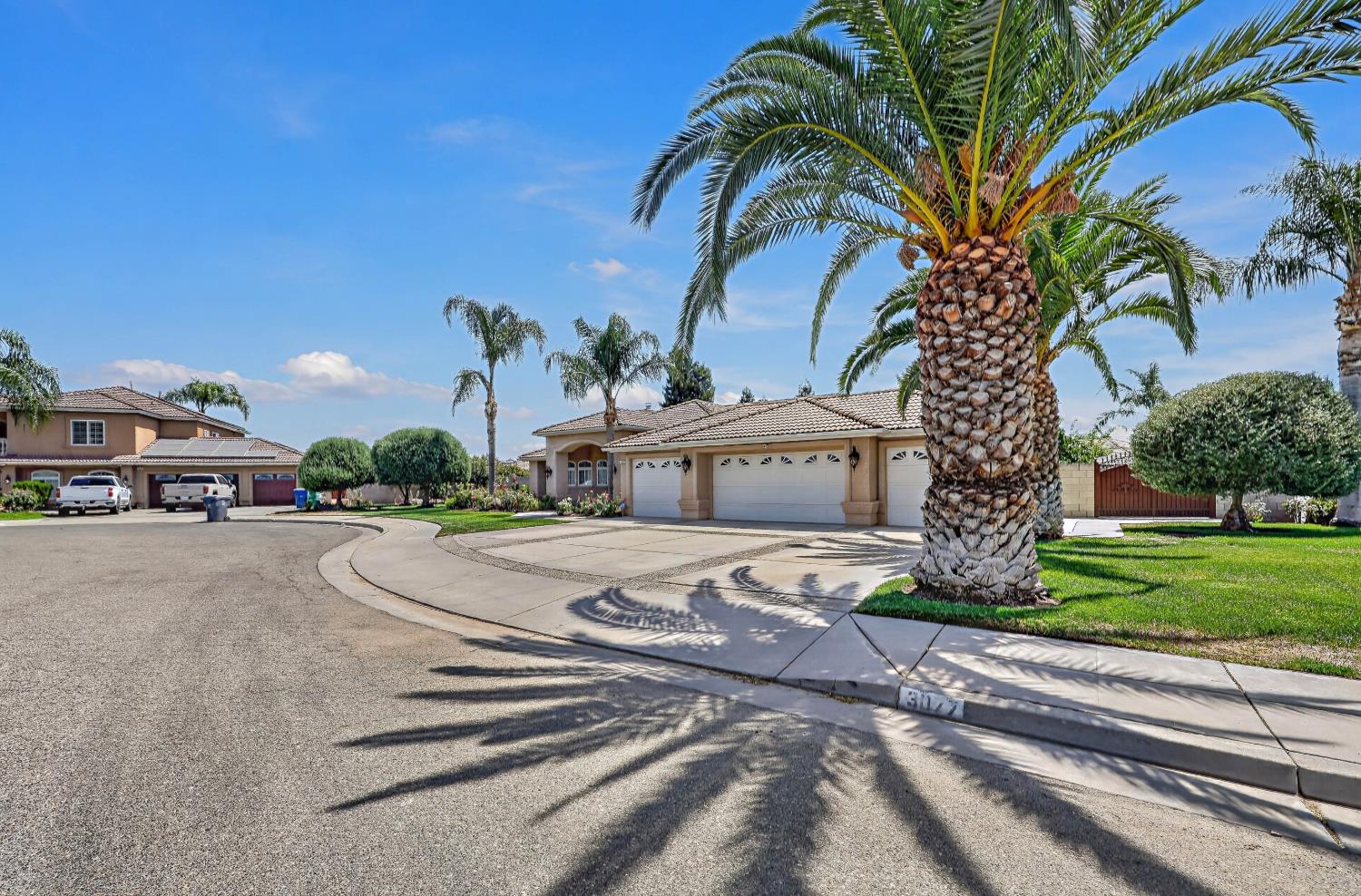 3077 Express Ct, Madera, CA 93637