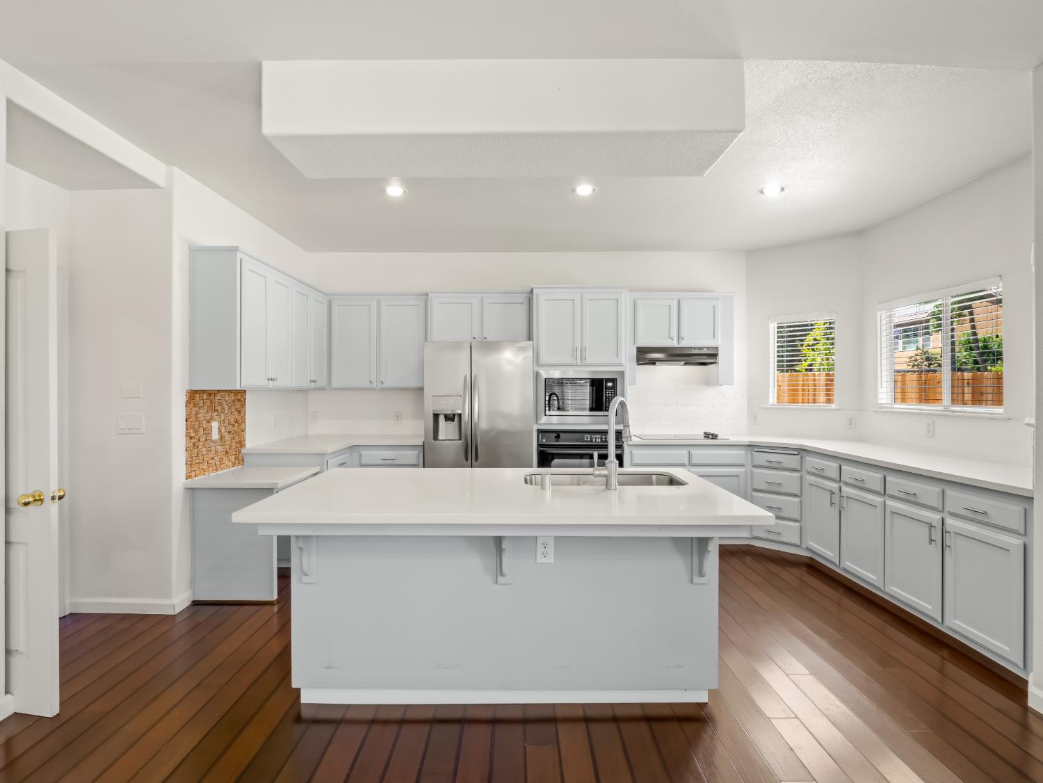 1897 Goshen Ave, Clovis, CA 93611