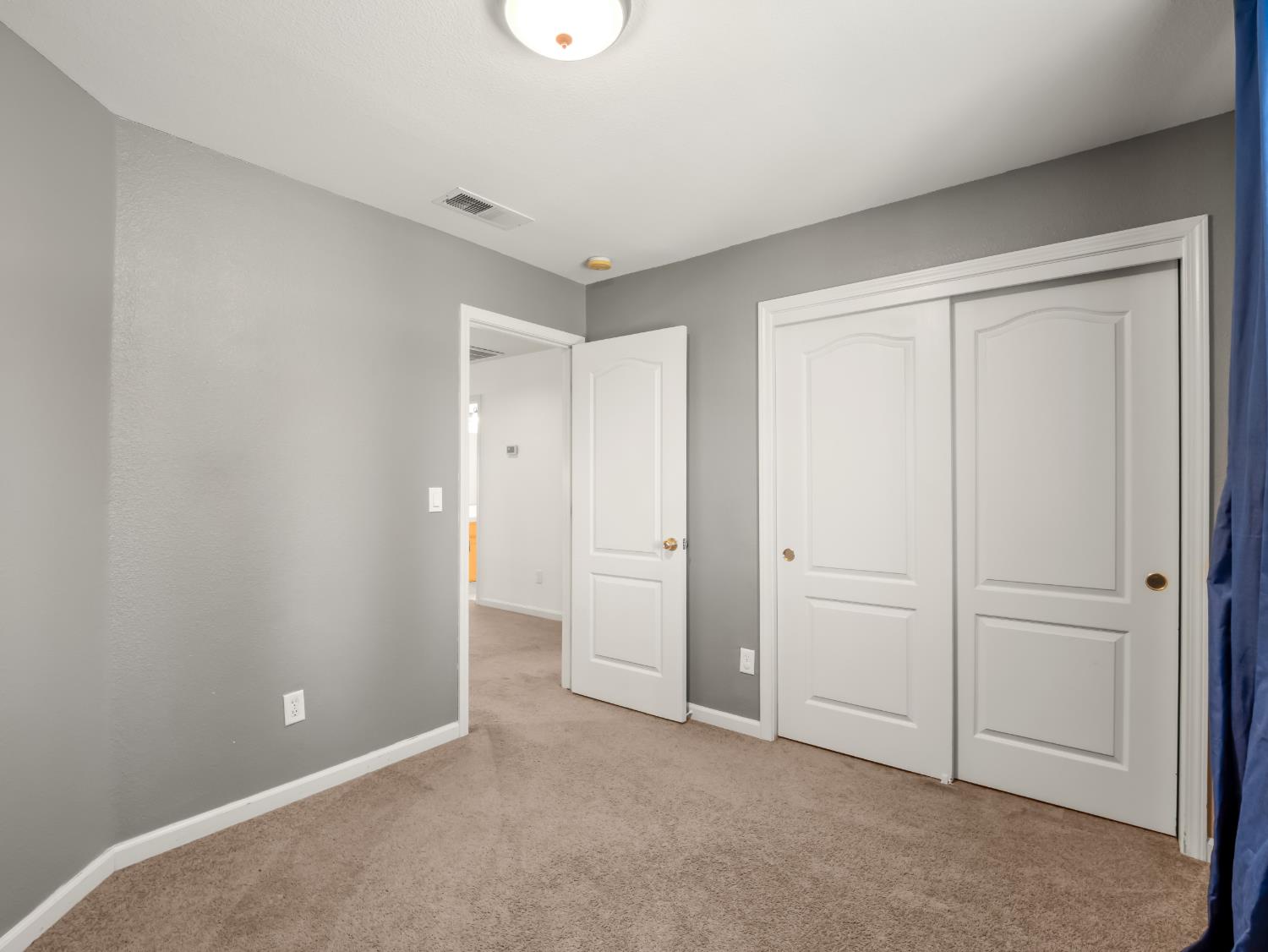 1897 Goshen Ave, Clovis, CA 93611