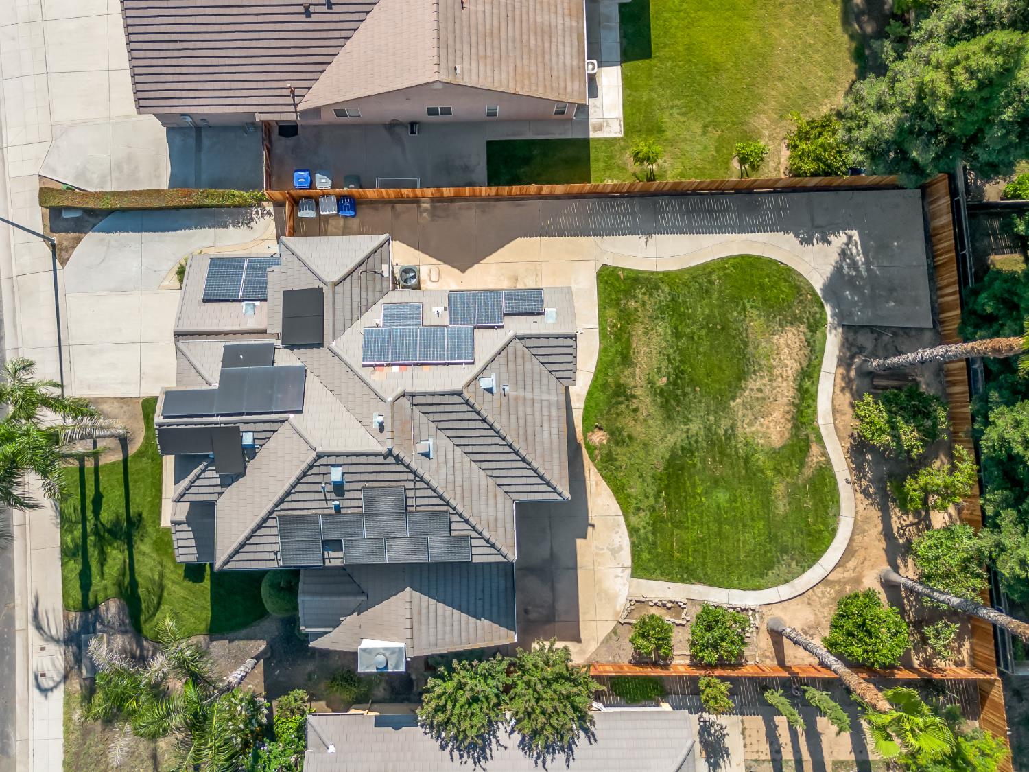 1897 Goshen Ave, Clovis, CA 93611