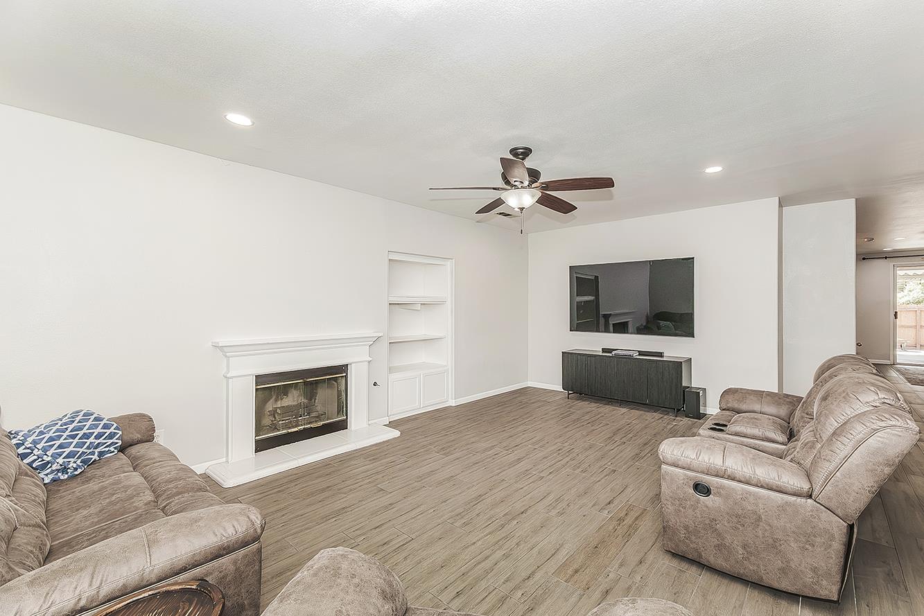 376 W Orange St, Kingsburg, CA 93631