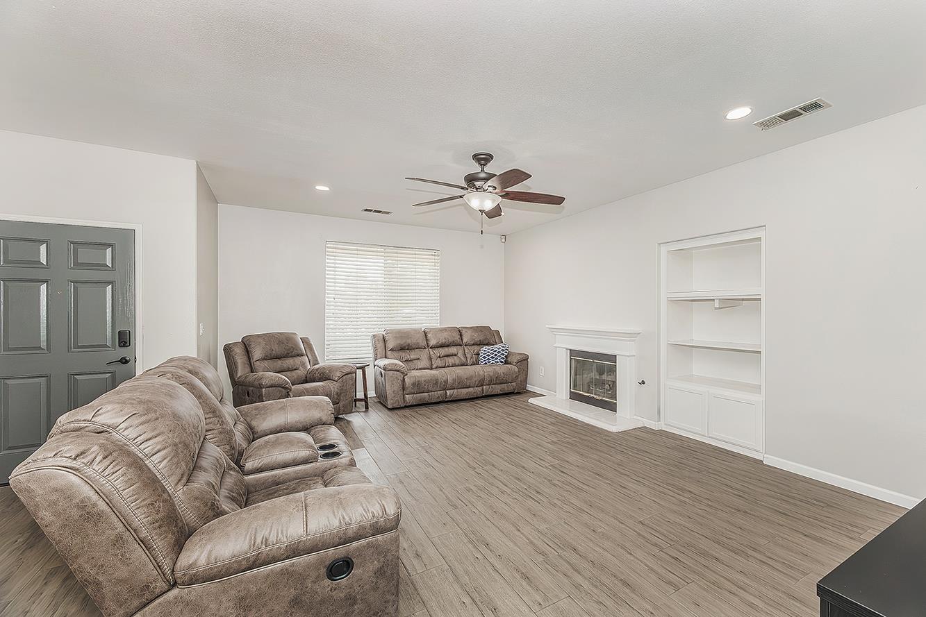 376 W Orange St, Kingsburg, CA 93631