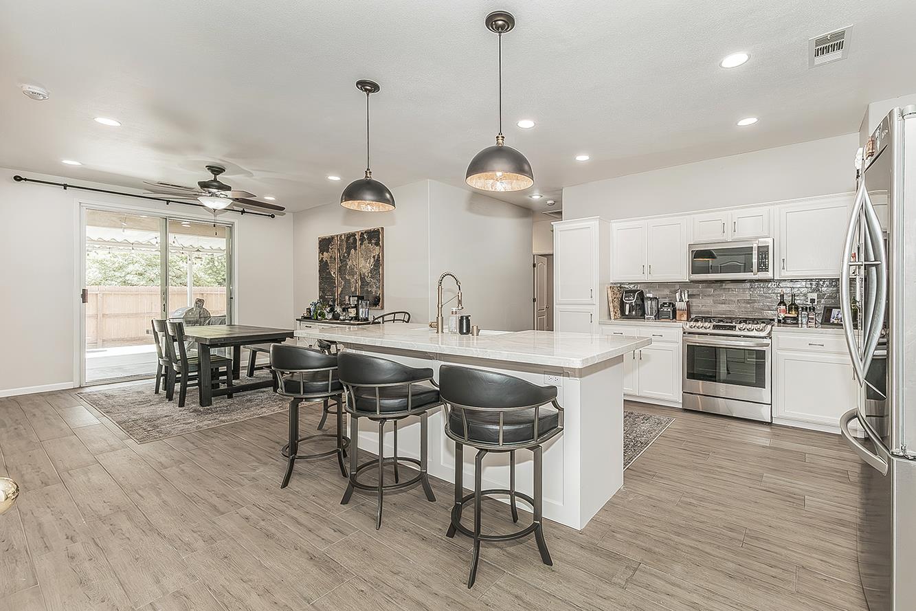 376 W Orange St, Kingsburg, CA 93631