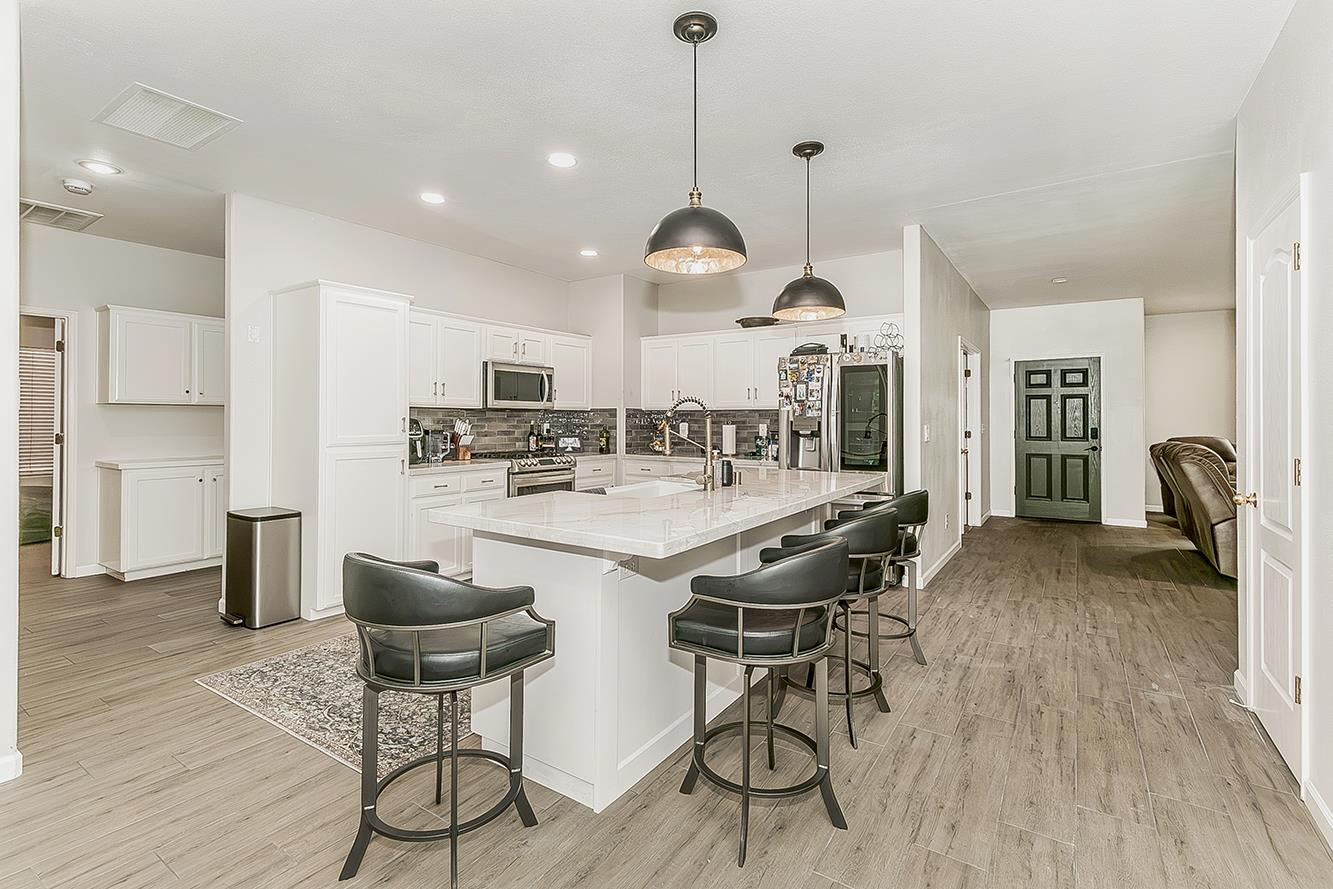 376 W Orange St, Kingsburg, CA 93631