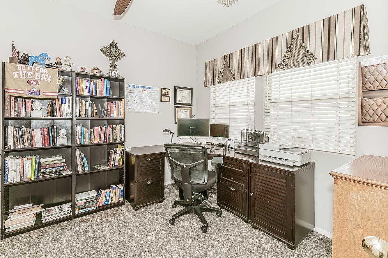 376 W Orange St, Kingsburg, CA 93631