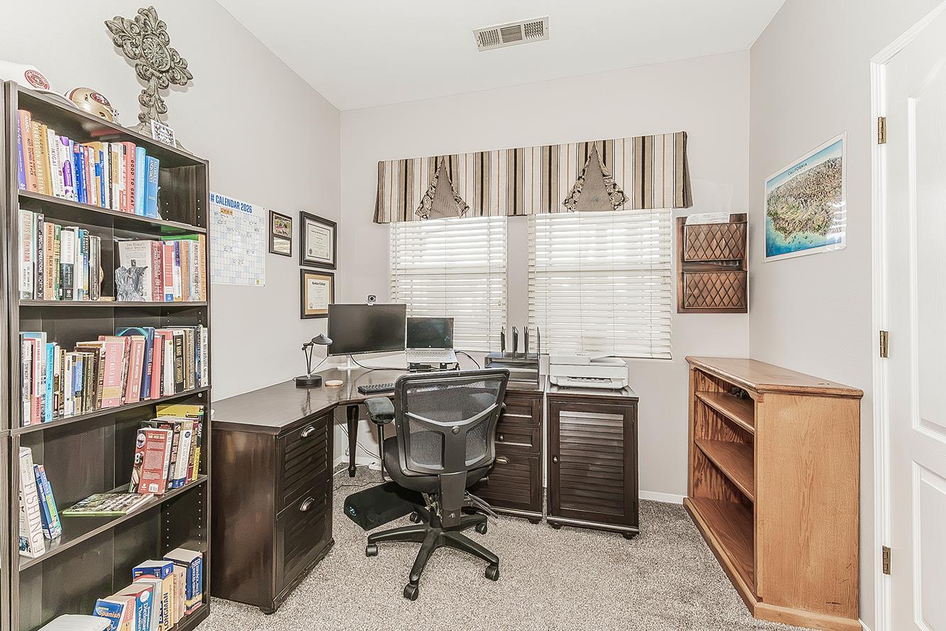 376 W Orange St, Kingsburg, CA 93631