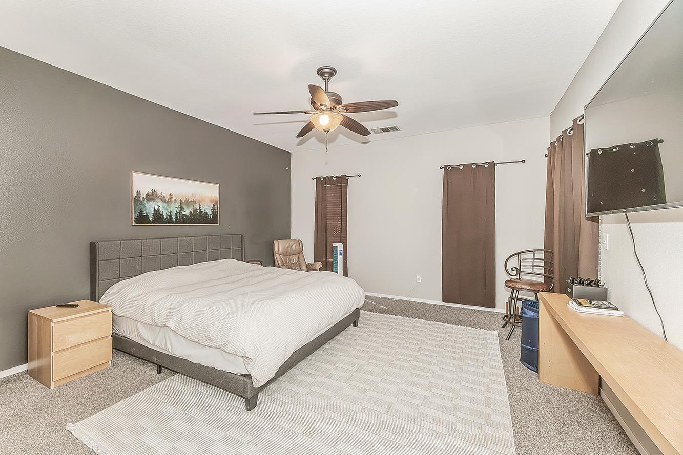 376 W Orange St, Kingsburg, CA 93631