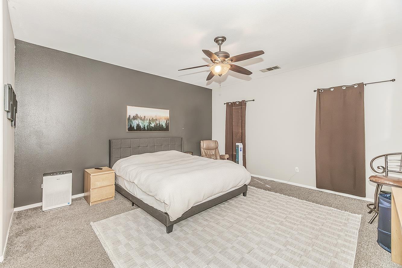 376 W Orange St, Kingsburg, CA 93631