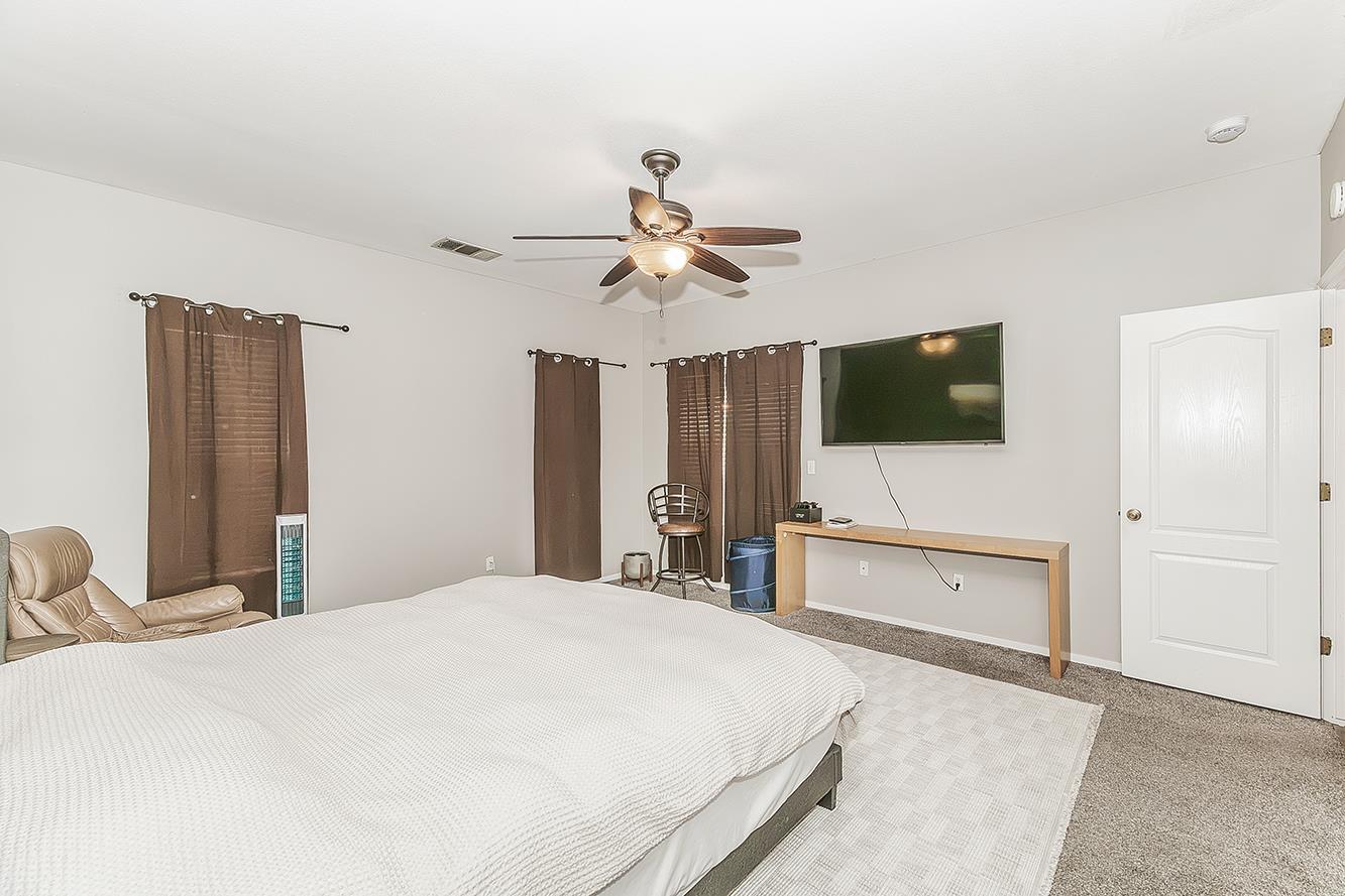 376 W Orange St, Kingsburg, CA 93631