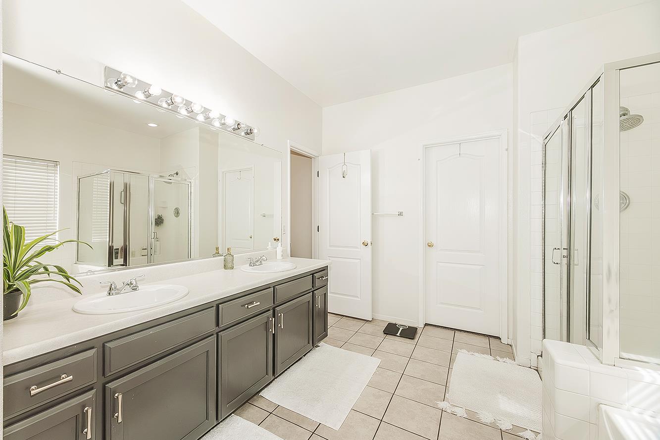 376 W Orange St, Kingsburg, CA 93631