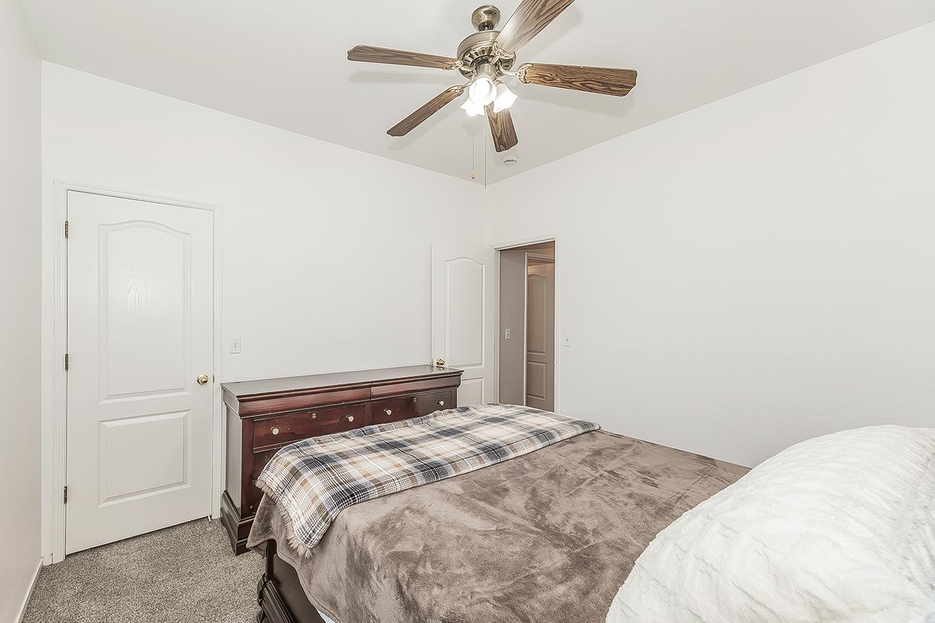 376 W Orange St, Kingsburg, CA 93631