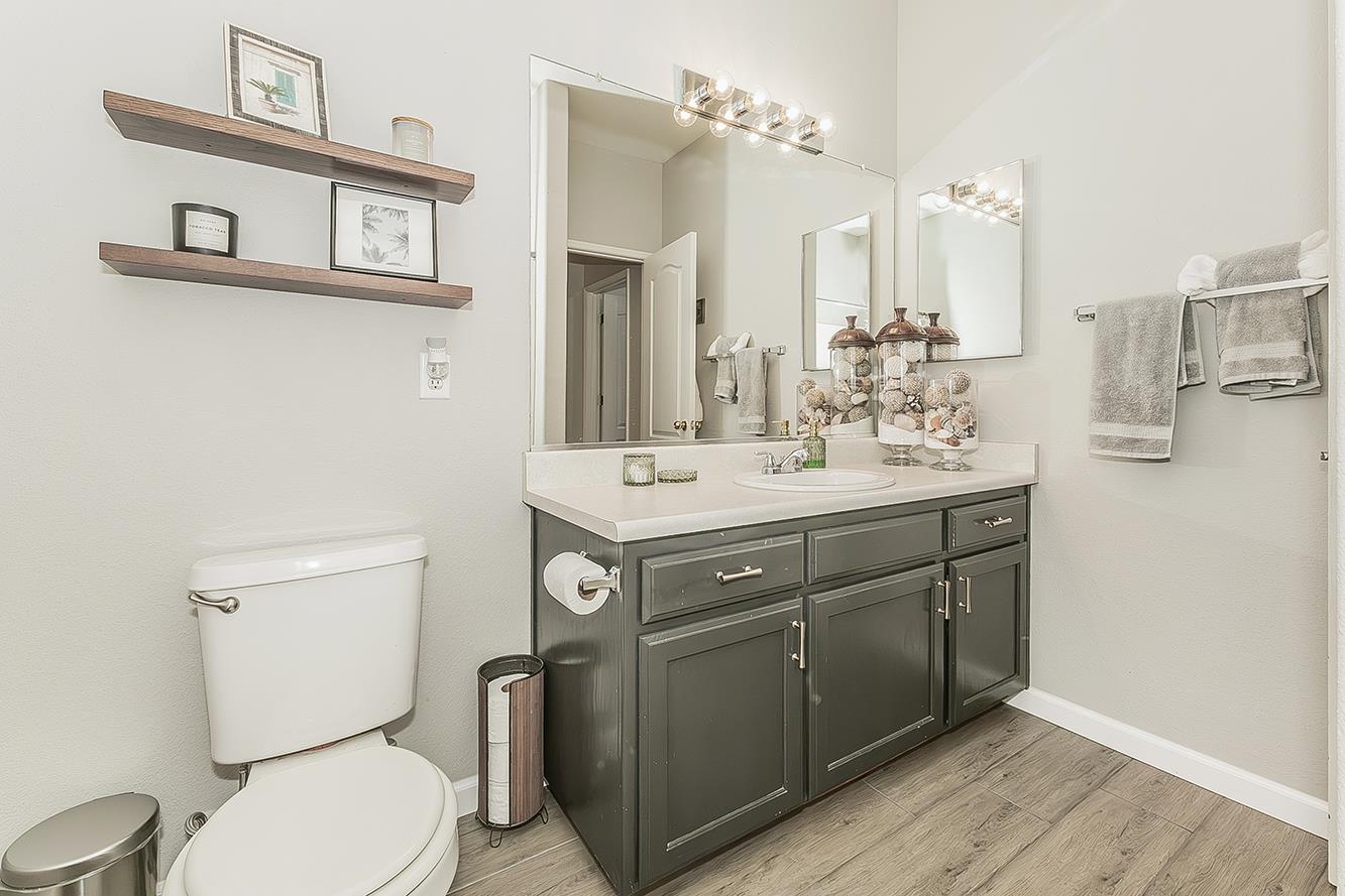 376 W Orange St, Kingsburg, CA 93631
