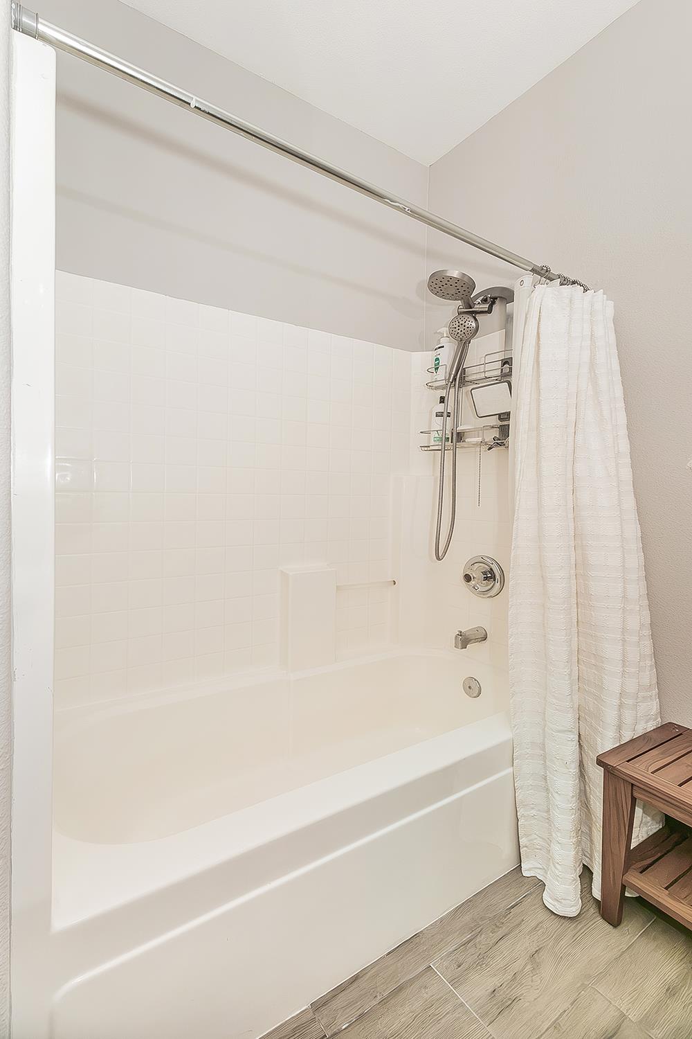 376 W Orange St, Kingsburg, CA 93631