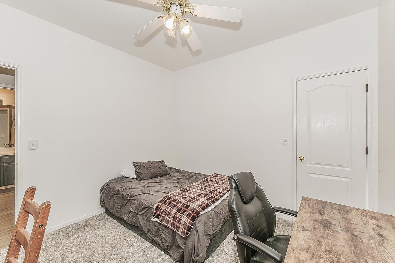 376 W Orange St, Kingsburg, CA 93631