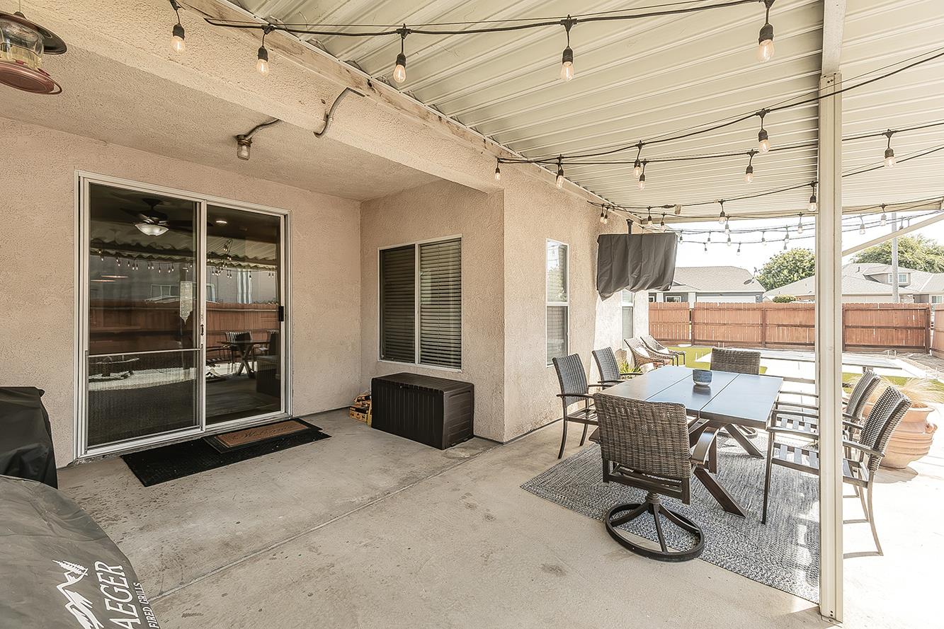 376 W Orange St, Kingsburg, CA 93631
