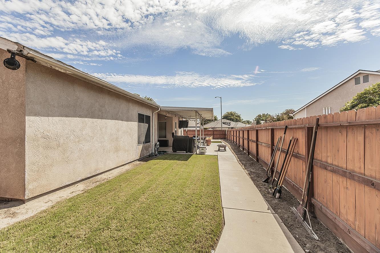 376 W Orange St, Kingsburg, CA 93631