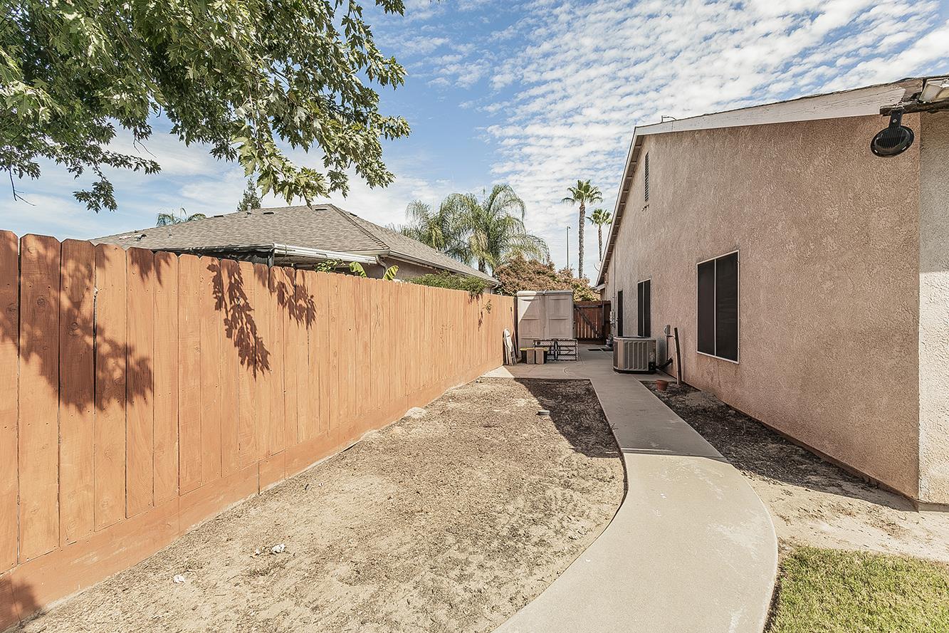376 W Orange St, Kingsburg, CA 93631