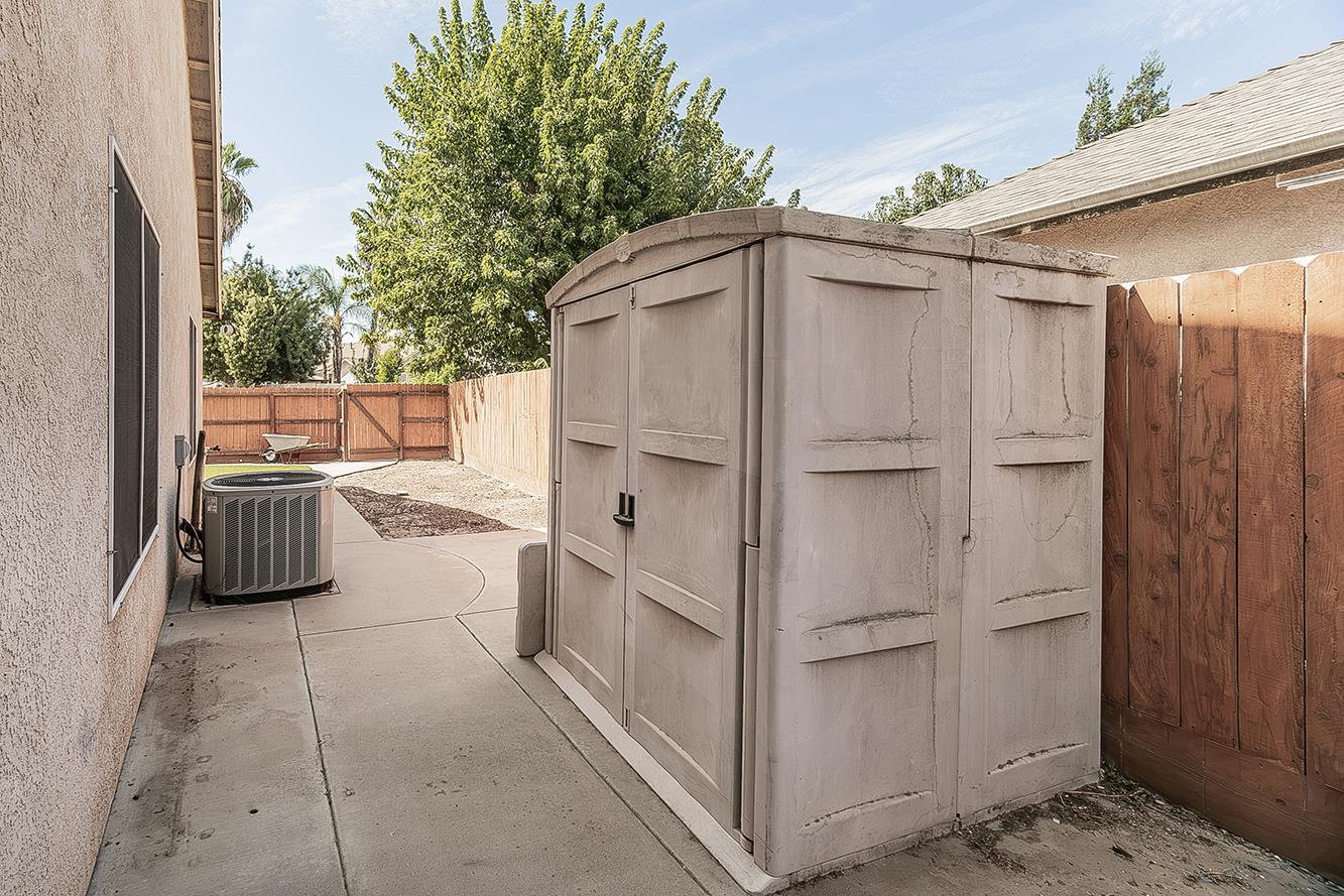 376 W Orange St, Kingsburg, CA 93631