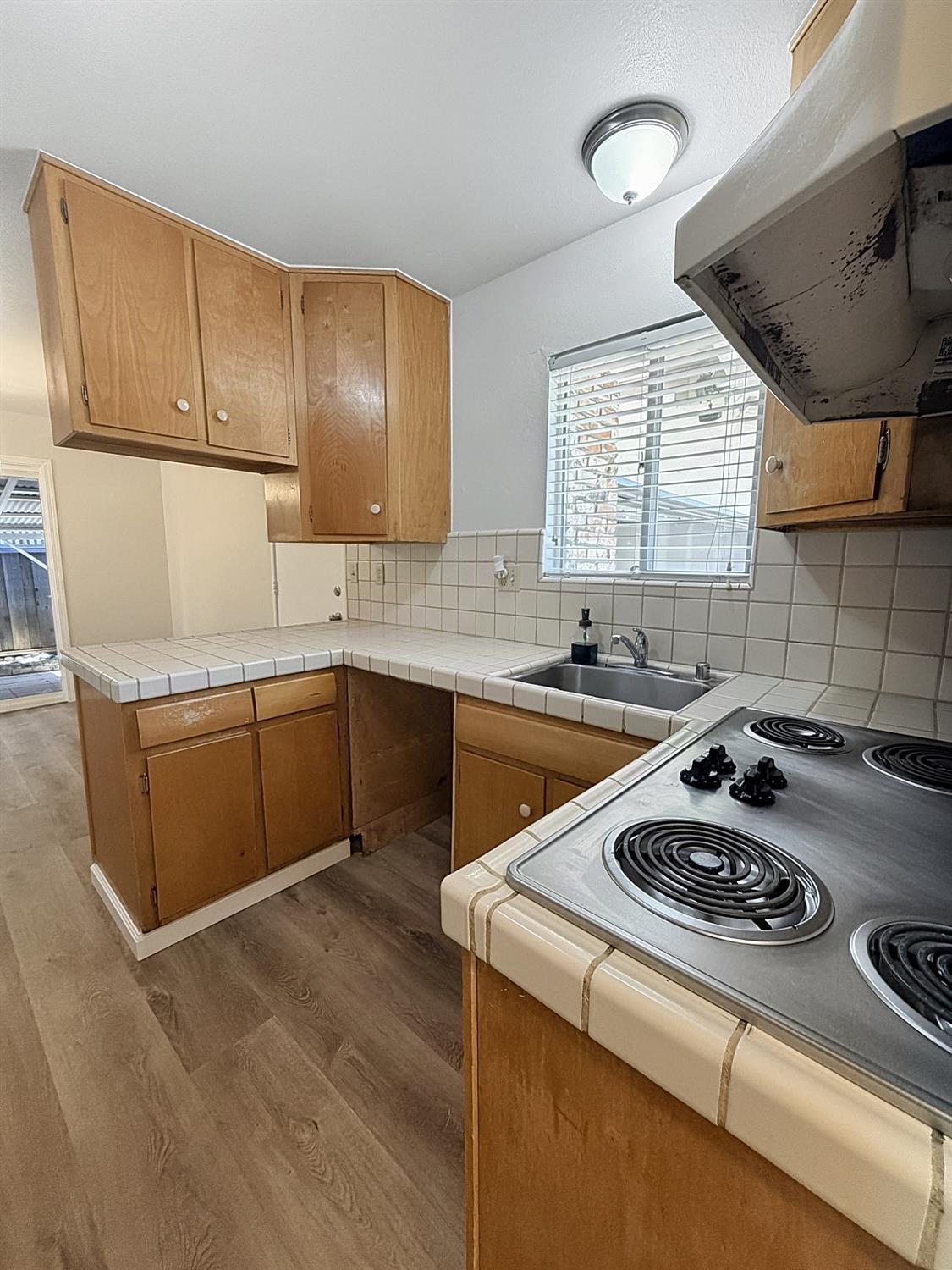 441 W 10th St, Gilroy, CA 95020