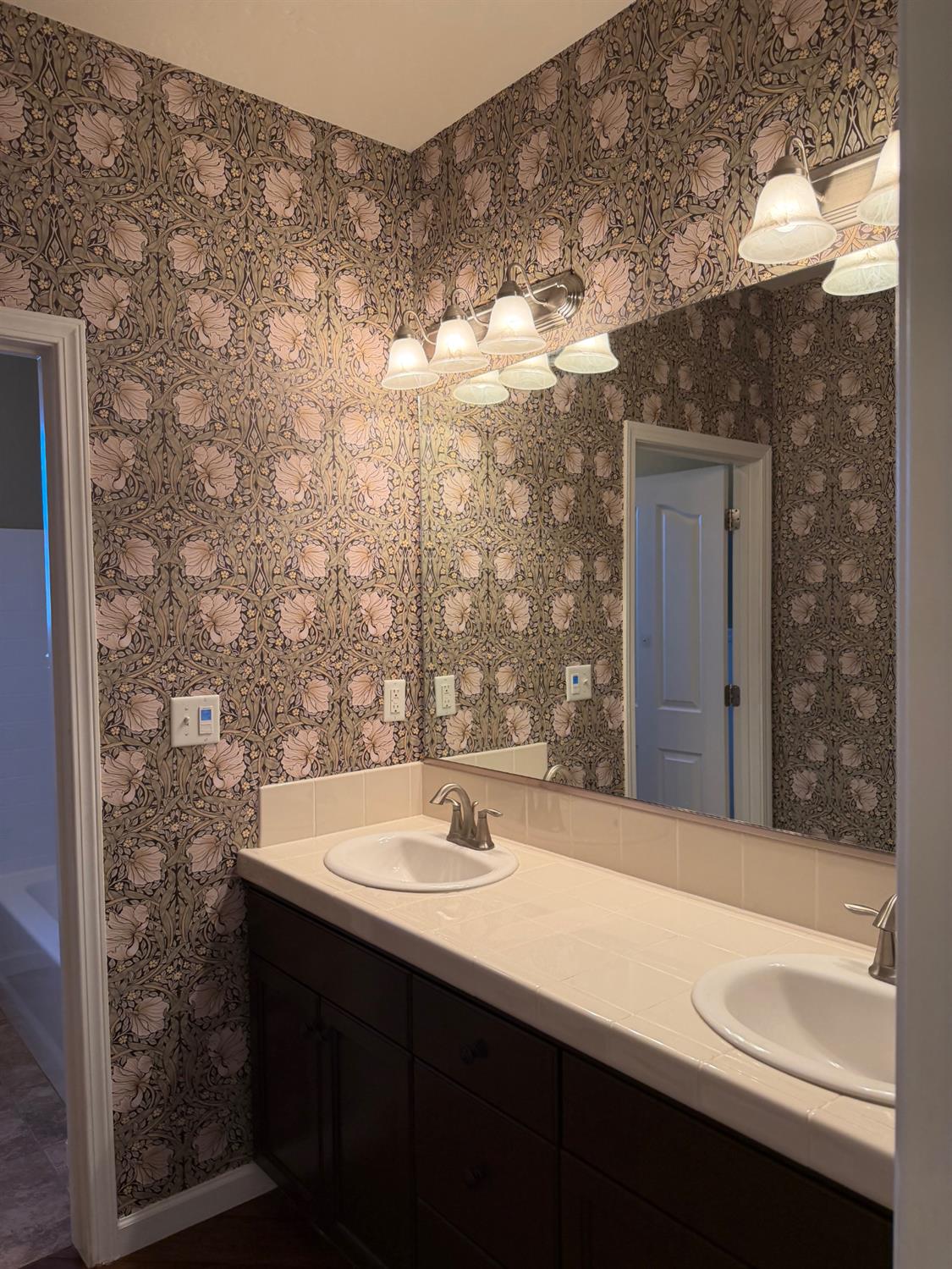 2049 Jordan Ave, Clovis, CA 93611