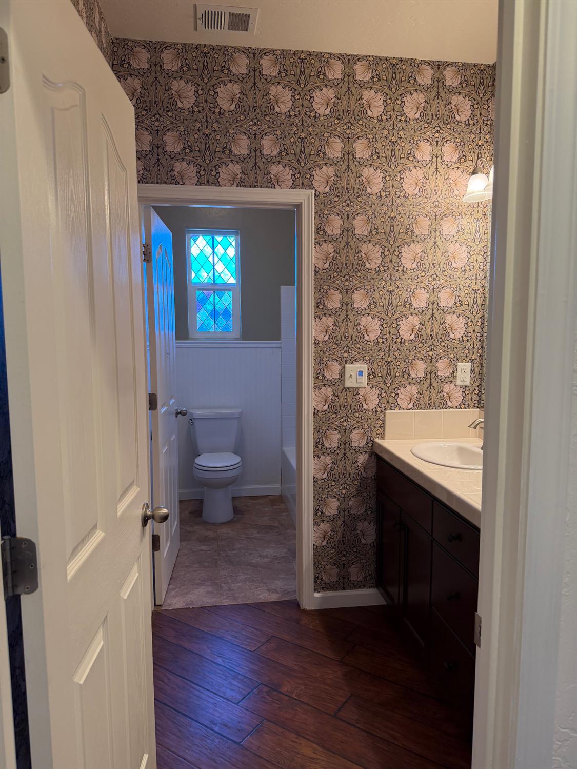 2049 Jordan Ave, Clovis, CA 93611