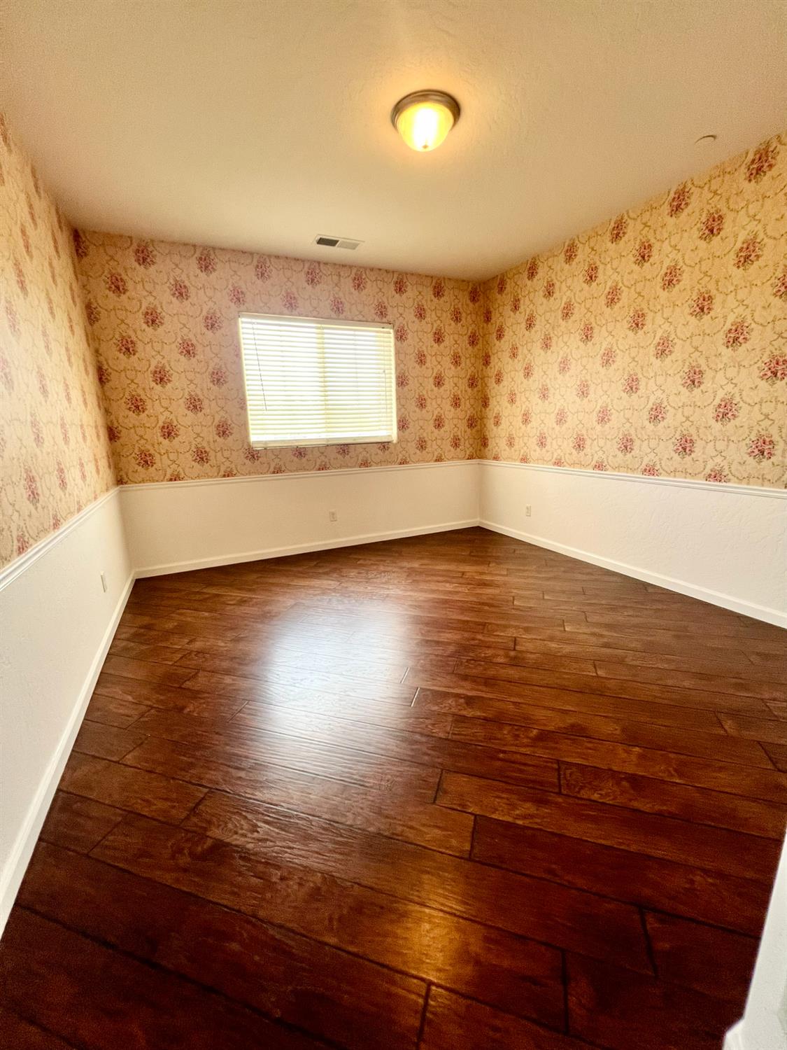 2049 Jordan Ave, Clovis, CA 93611
