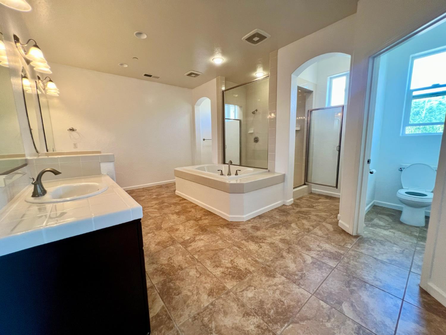2049 Jordan Ave, Clovis, CA 93611