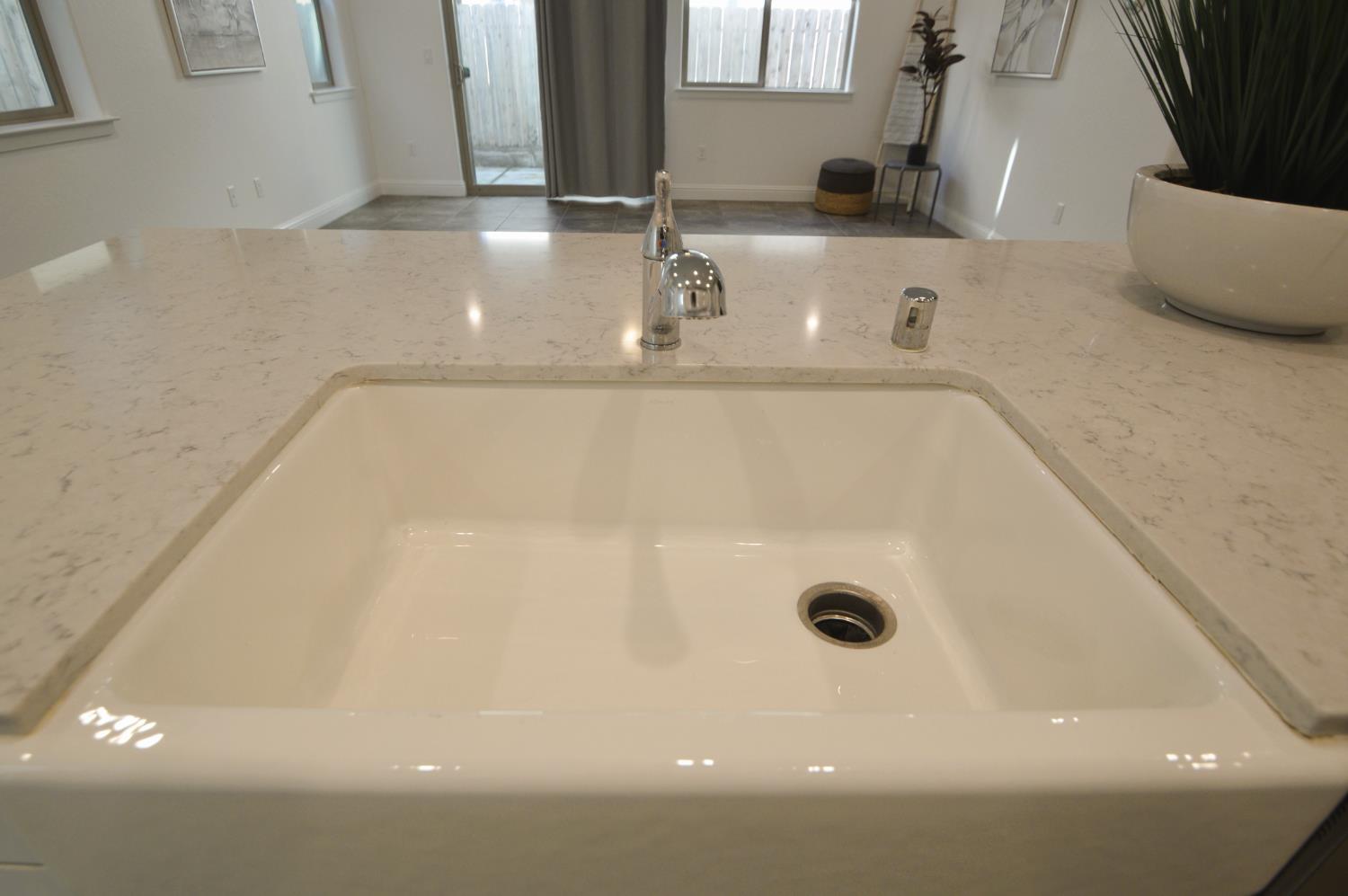 3412 W Venice, Visalia, CA 93277