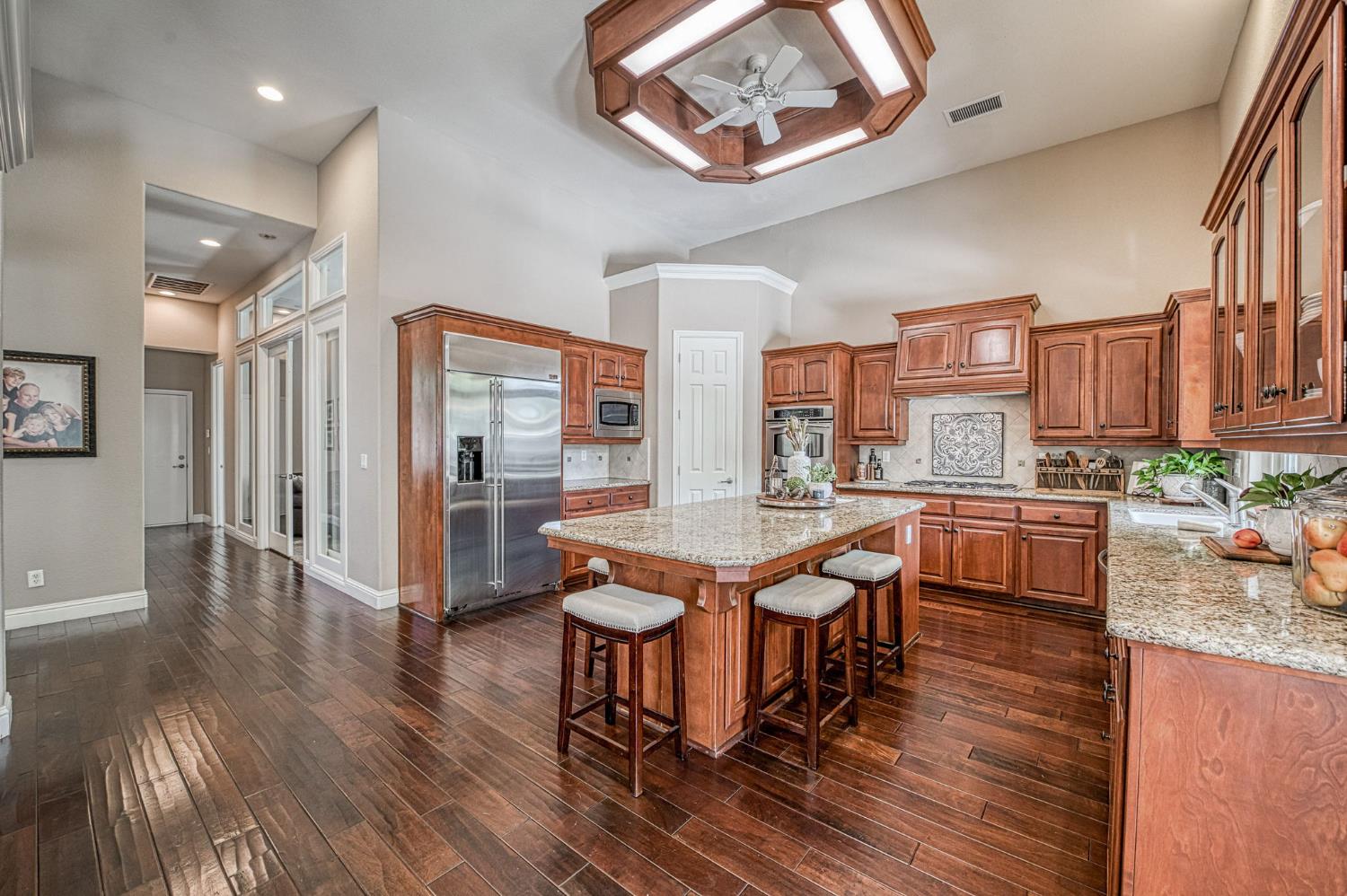 526 W Powers, Clovis, CA 93619