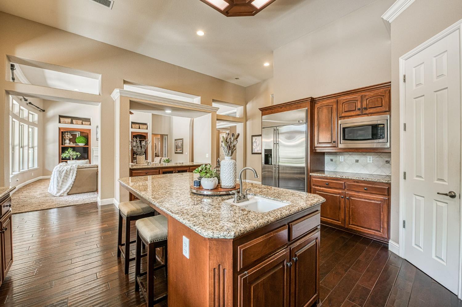 526 W Powers, Clovis, CA 93619