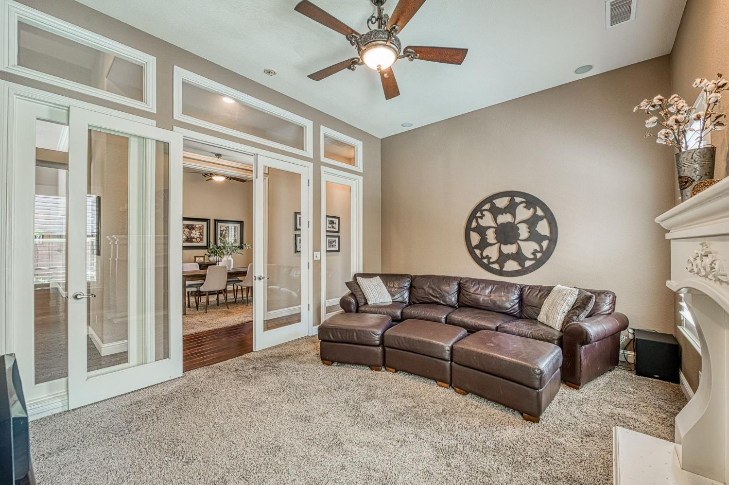 526 W Powers, Clovis, CA 93619