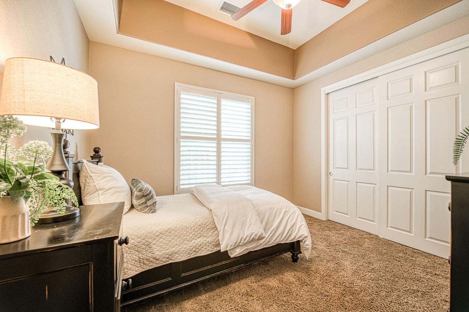 526 W Powers, Clovis, CA 93619