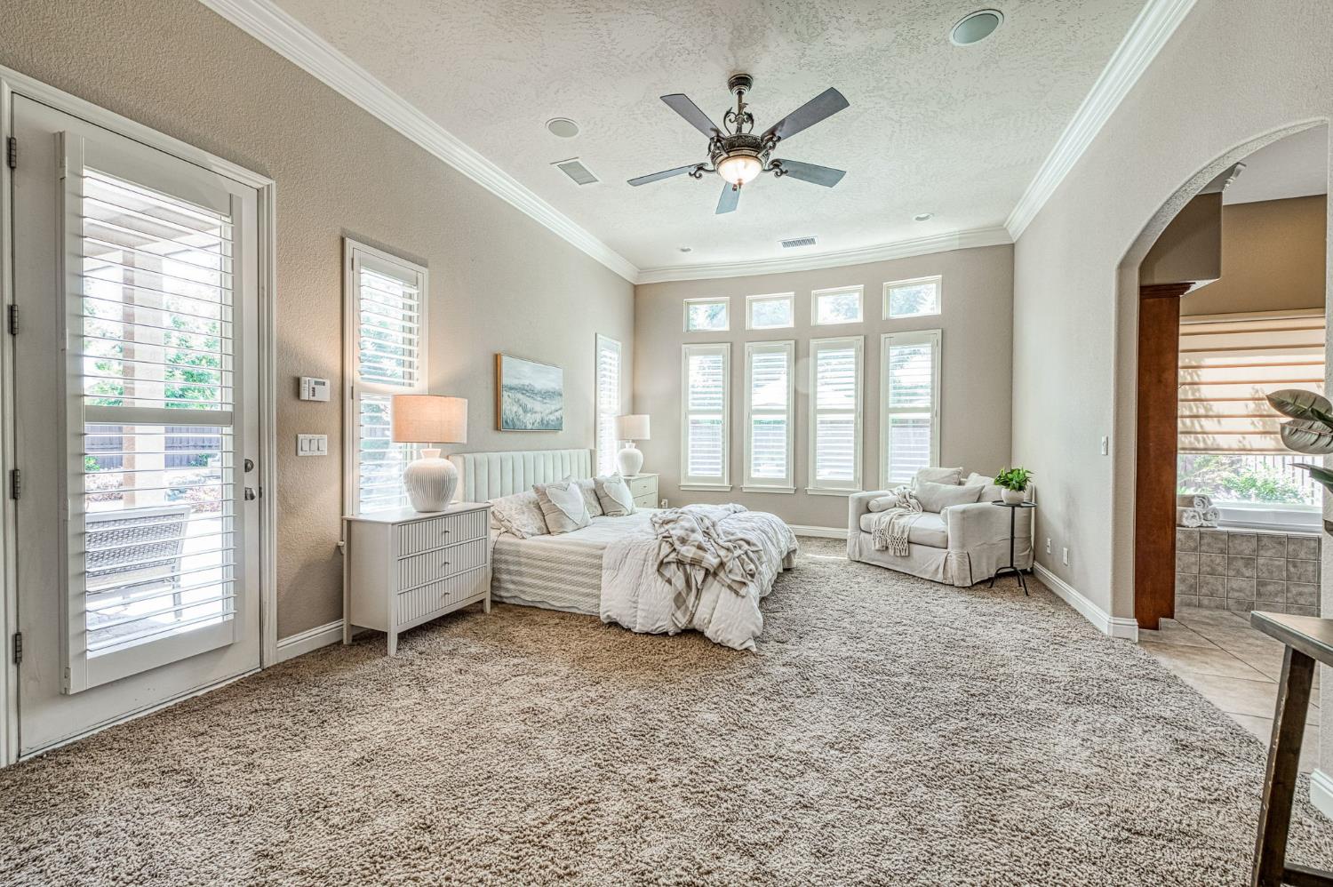 526 W Powers, Clovis, CA 93619