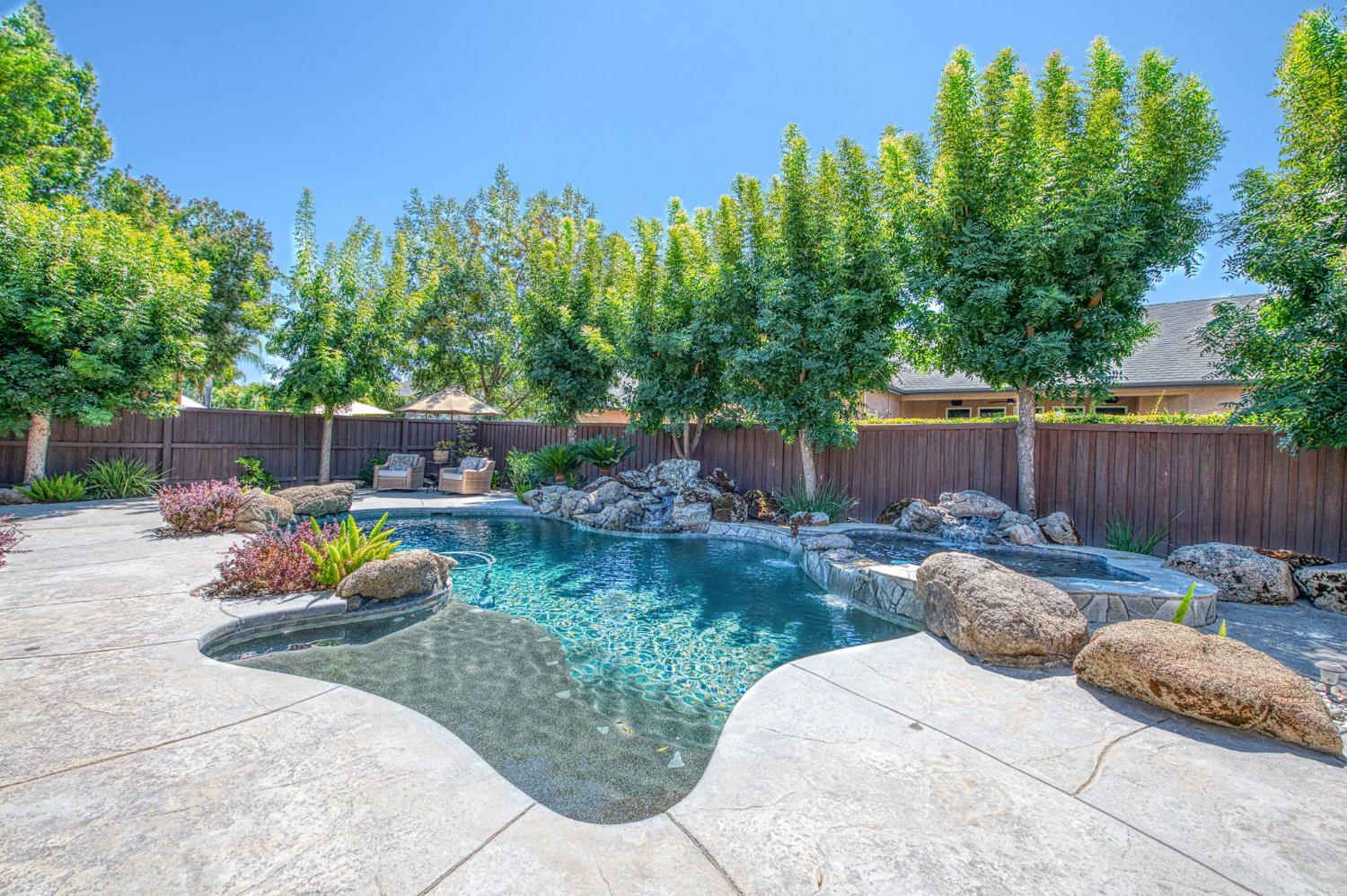 526 W Powers, Clovis, CA 93619