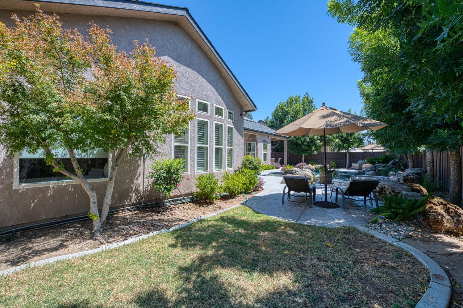 526 W Powers, Clovis, CA 93619
