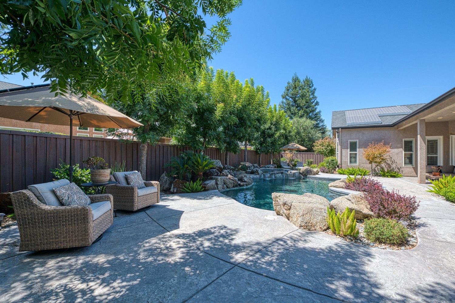 526 W Powers, Clovis, CA 93619