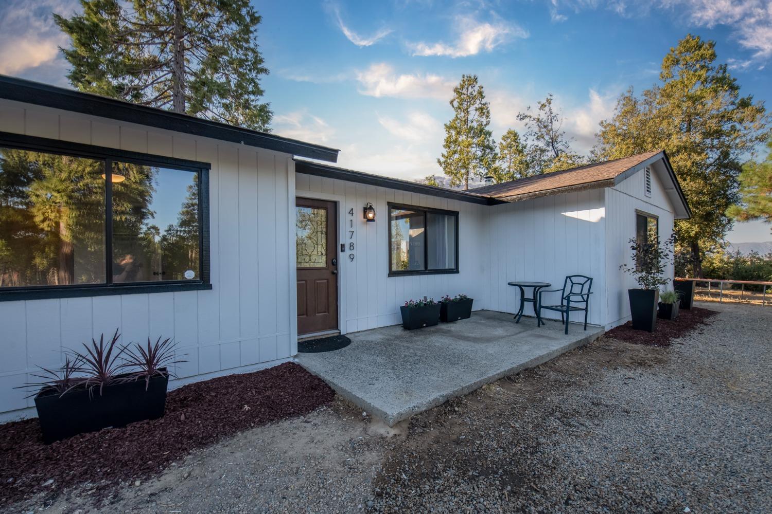 41789 Marmot Ln, Auberry, CA 93602