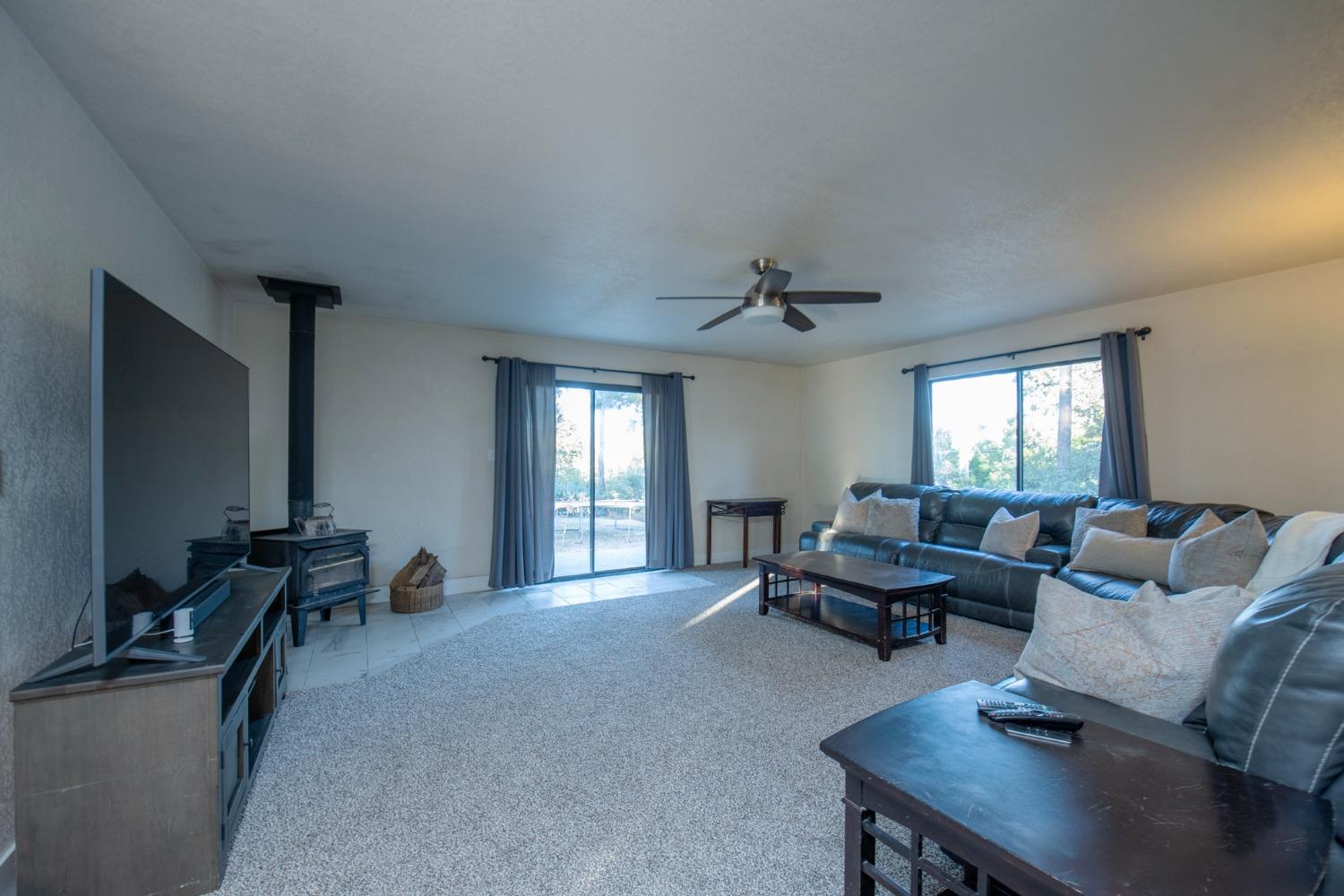 41789 Marmot Ln, Auberry, CA 93602