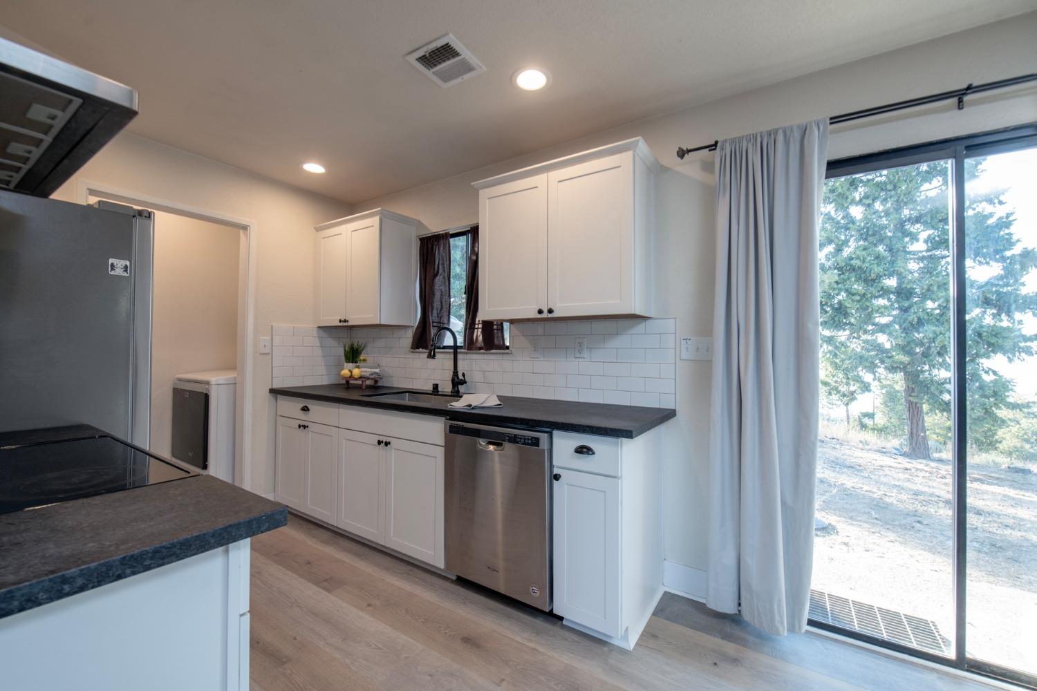 41789 Marmot Ln, Auberry, CA 93602