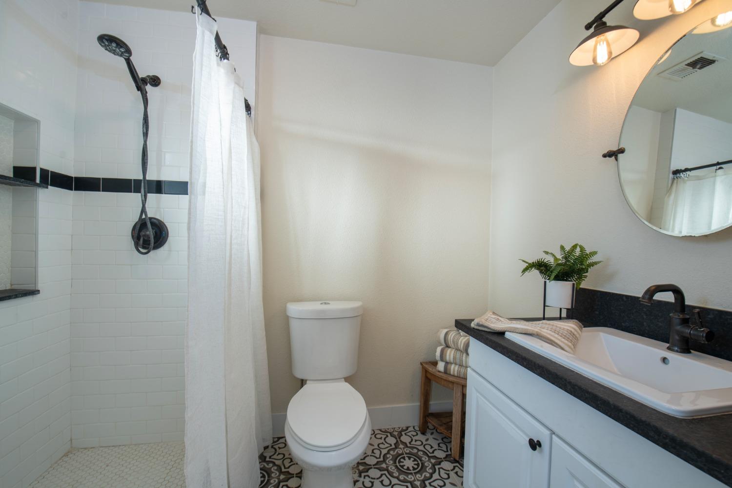41789 Marmot Ln, Auberry, CA 93602