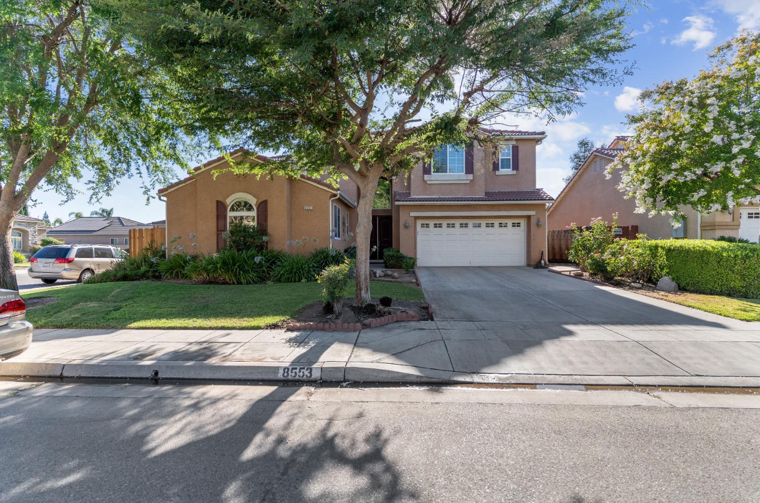 8553 N Ann Ave, Fresno, CA 93720