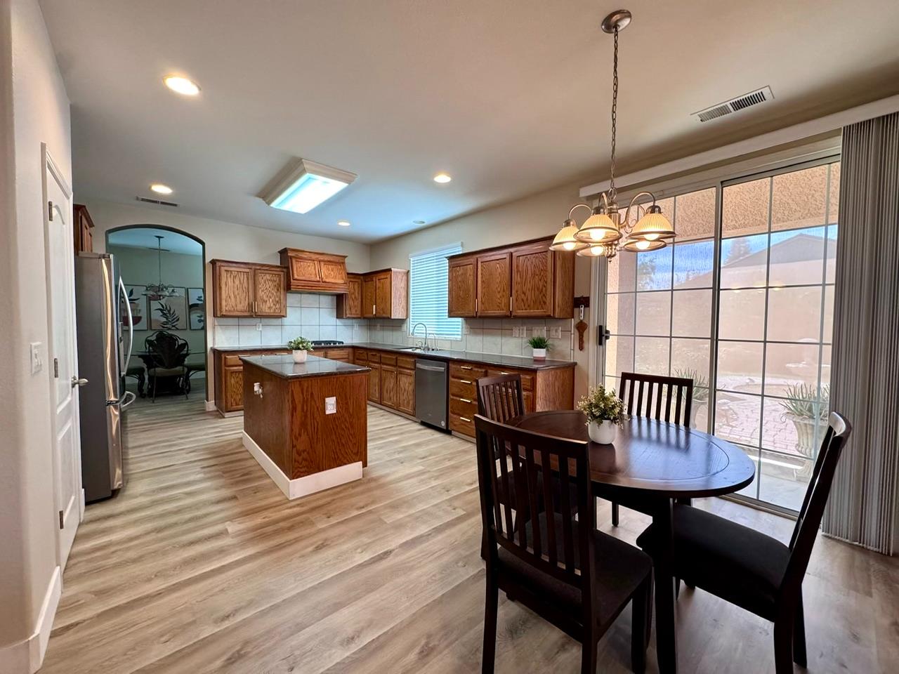 8553 N Ann Ave, Fresno, CA 93720