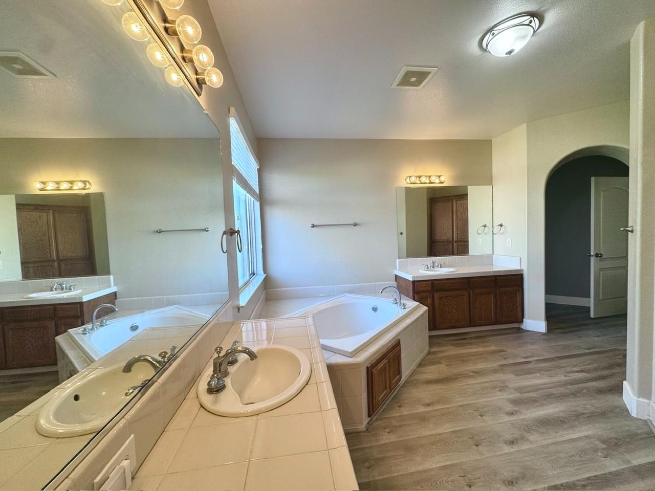 8553 N Ann Ave, Fresno, CA 93720